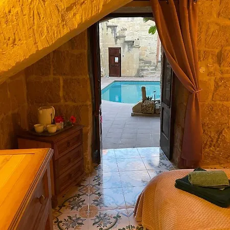 Haven Farmhouse With Private Pool ガルブ