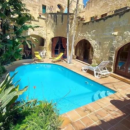 Haven Farmhouse With Private Pool